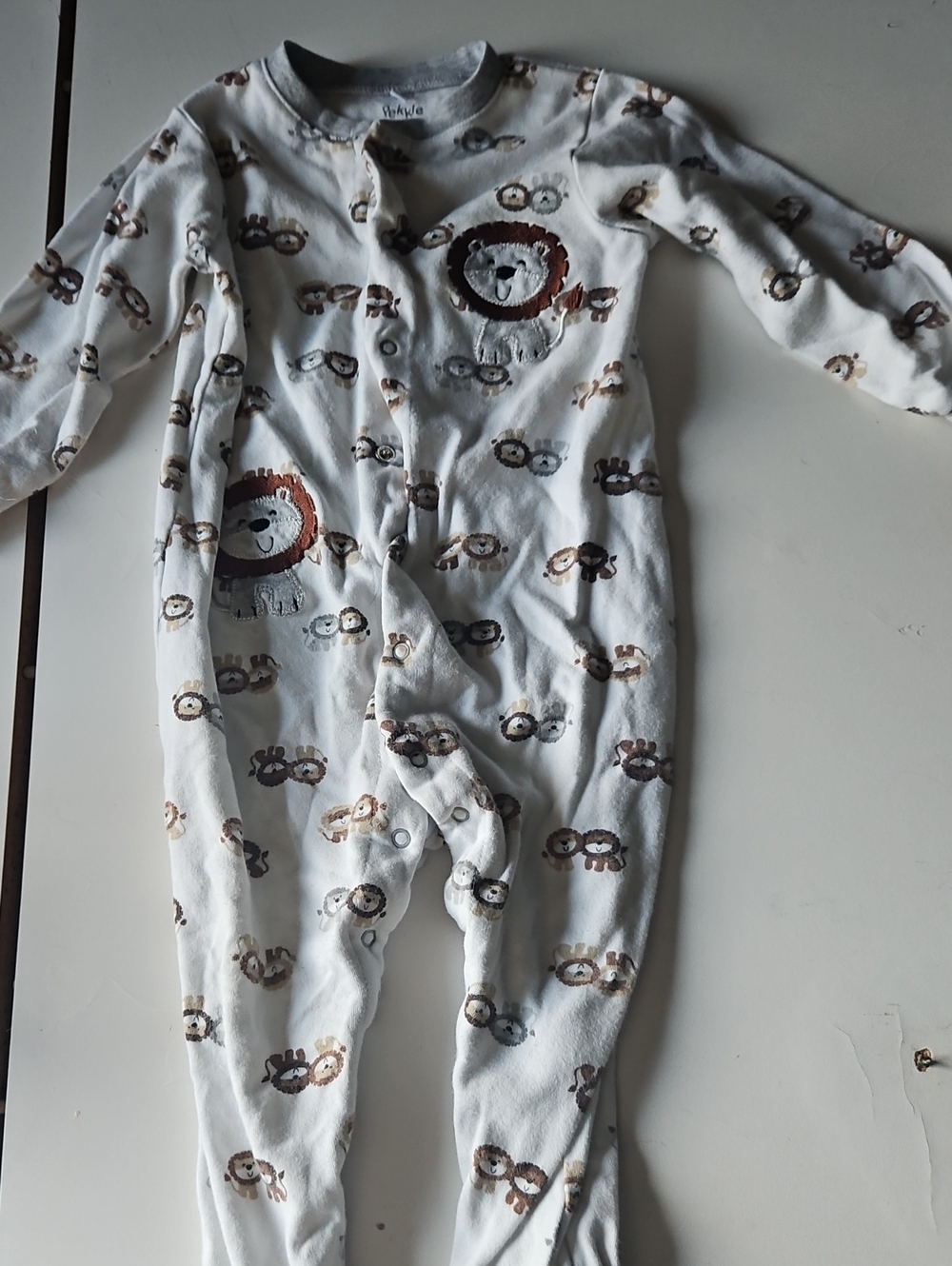 Pekkle White Lion Print One-Piece Pajamas